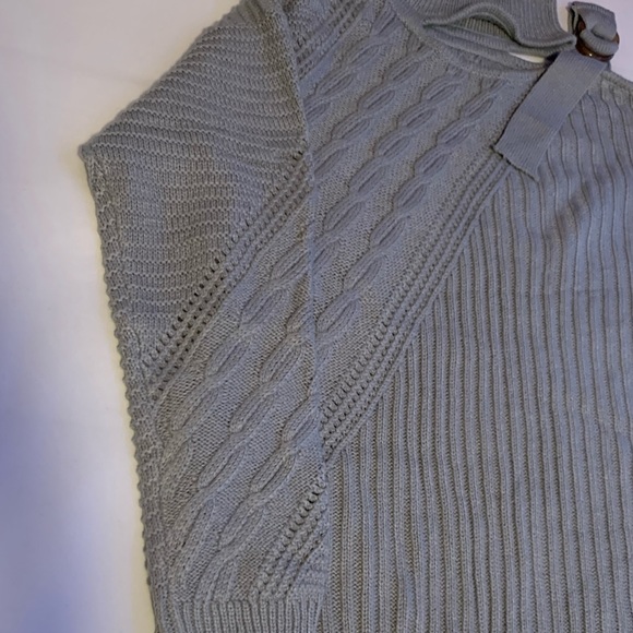 New - Gray Long Sleeve Off the Shoulder Turtleneck Knit Fall Sweater Small - Picture 10 of 11